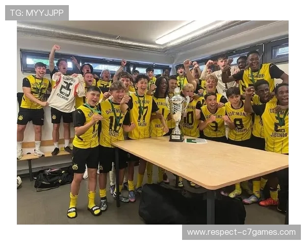 普鲁士多特蒙德俱乐部发展历程与辉煌成就分析