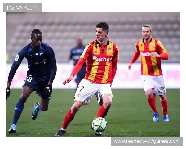 法甲赛季前瞻与球队实力分析 预测新赛季冠军之争与关键对决